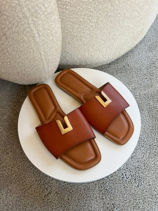 Carelle brown slipper