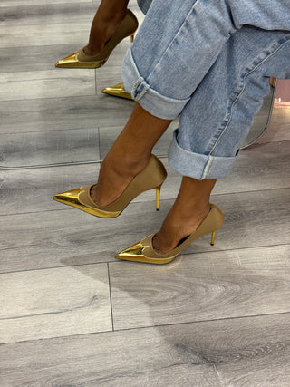 Dami Nude And Gold Court Shoes