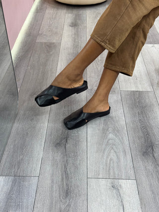 Joycity Black Flat Mules