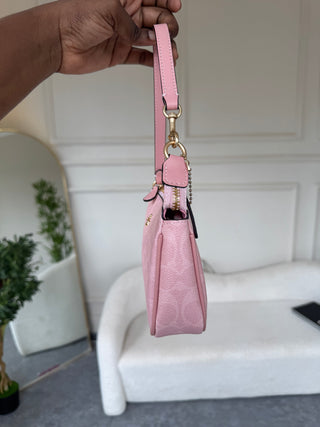 Dorothiee Pink Logo Design handbag