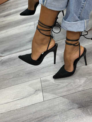 Robbin Black Pointed Tie up Heels