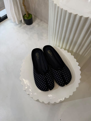 Larissa Tabi Polka Dot Split-Toe Halfshoe Flats - Black