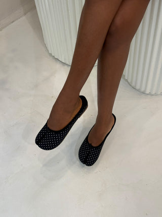 Larissa Tabi Polka Dot Split-Toe Halfshoe Flats - Black