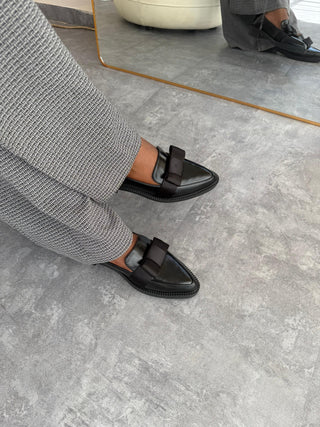 Nolana Black Leather Loafer