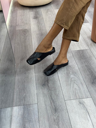 Joycity Black Flat Mules