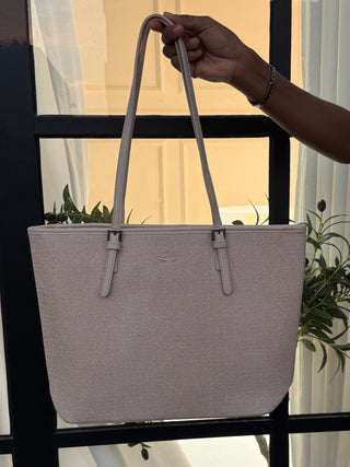 Nads Cream Everyday Tote Bag