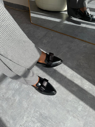 Nolana Black Leather Loafer