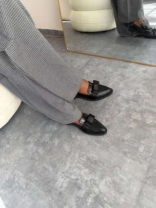 Nolana Black Leather Loafer