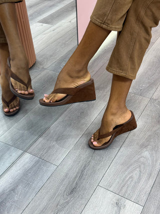 Coutgo Coffee Wedge Slippers
