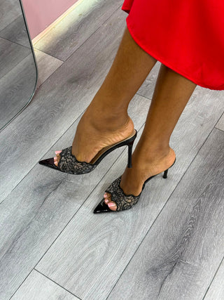 Sophie Lace Pointed-toe Mules - Black & White