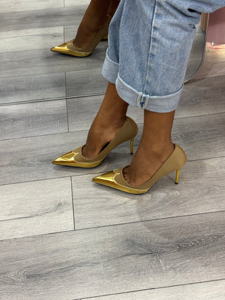 Dami Nude And Gold Court Shoes