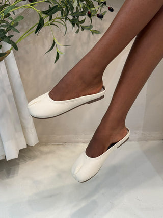Larissa Tabi Split-Toe Halfshoe Flats - Ivory