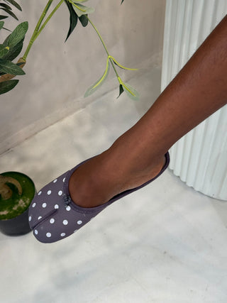 Larissa Tabi Polka Dot Split-Toe Halfshoe Flats - Purple