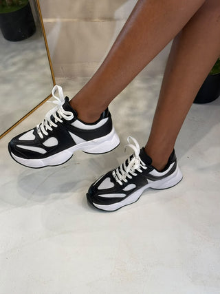 Sofia Black & White Sneaker
