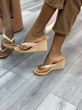 Coutgo Nude Wedge Slippers