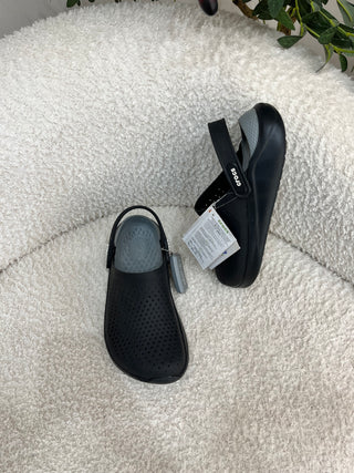 Kemi Black Clogs