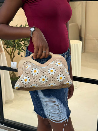 Daisy Beige Crochet Clutch