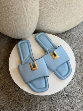 Carelle blue slipper